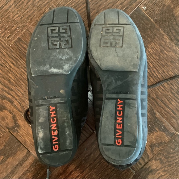 Givenchy Sneakers - Picture 3 of 5